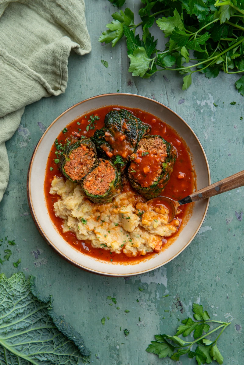 Kohlrouladen mit Mandel-Kartoffelpüree