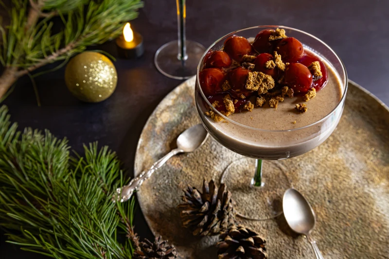 Lebkuchen Panna Cotta mit Kirschen